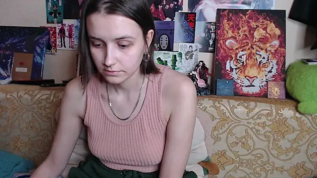 Snapshot of AliceChio chatting on 09-17-25, 03:46 AliceChio online show from 09-17-25, 03:46