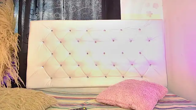 tatixxxvega online show from 04-01-26, 05:54