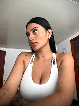 Snapshot of AnaaFaith_ chatting on 10-01-25, 03:29 AnaaFaith  online show from 10-01-25, 03:29