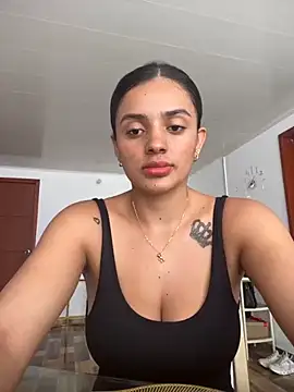 Snapshot of AnaaFaith_ chatting on 10-10-25, 04:28 AnaaFaith  online show from 10-10-25, 04:28