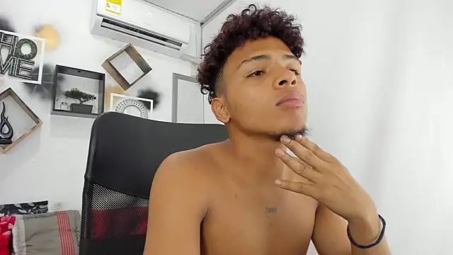 Snapshot of Manuel_Mateus1 chatting on 09-15-25, 11:38 Manuel Mateus1 online show from 09-15-25, 11:38