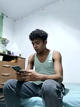 Snapshot of Manuel_Mateus1 chatting on 10-07-25, 01:03 Manuel Mateus1 online show from 10-07-25, 01:03