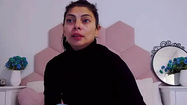 Snapshot of LadyLiia chatting on 01-07-25, 04:50 LadyLiia online show from 01-07-25, 04:50