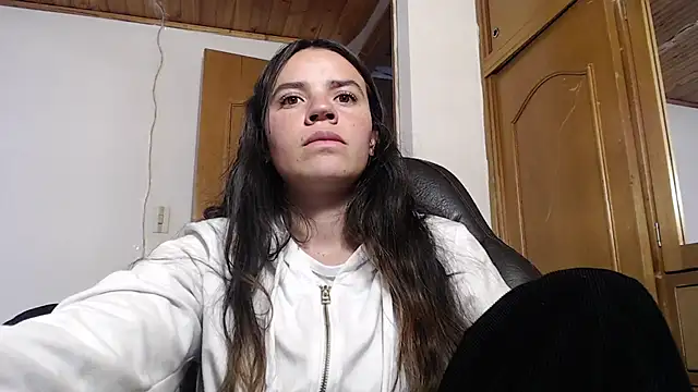 Skylar Serenity online show from 10-03-25, 08:28