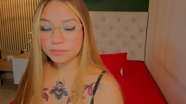 sky collinss online show from 10-23-25, 08:07