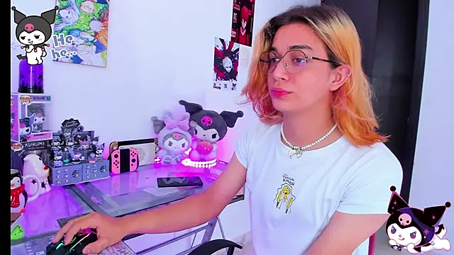 Snapshot of KeitaMoon chatting on 10-30-25, 01:34 KeitaMoon online show from 10-30-25, 01:34