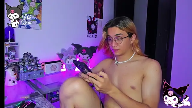 Snapshot of KeitaMoon chatting on 10-31-25, 01:39 KeitaMoon online show from 10-31-25, 01:39