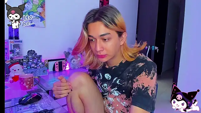 Snapshot of KeitaMoon chatting on 11-11-25, 03:01 KeitaMoon online show from 11-11-25, 03:01