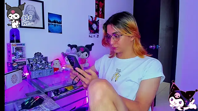 Snapshot of KeitaMoon chatting on 11-19-25, 07:58 KeitaMoon online show from 11-19-25, 07:58