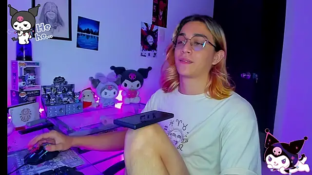 Snapshot of KeitaMoon chatting on 11-23-25, 09:25 KeitaMoon online show from 11-23-25, 09:25