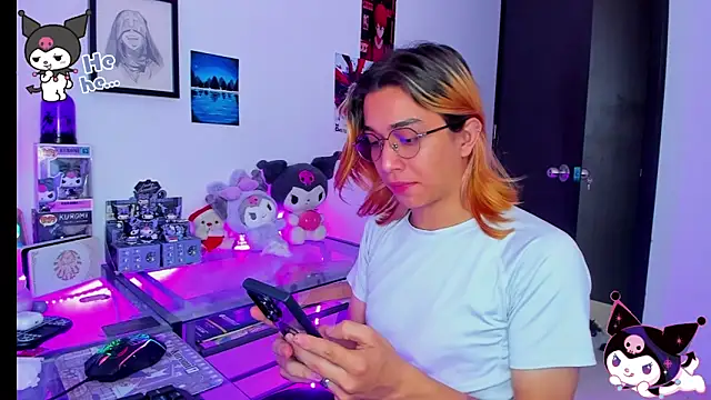 Snapshot of KeitaMoon chatting on 12-02-25, 02:01 KeitaMoon online show from 12-02-25, 02:01