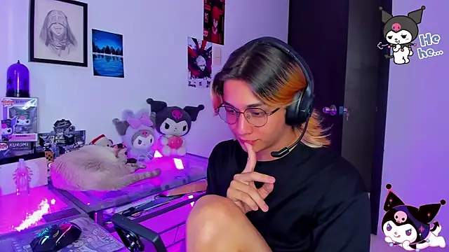 Snapshot of KeitaMoon chatting on 12-13-25, 08:47 KeitaMoon online show from 12-13-25, 08:47