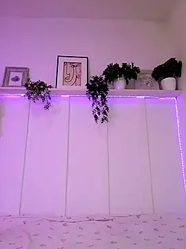 Snapshot of theLayla_DH chatting on 10-09-25, 07:45 theLayla DH online show from 10-09-25, 07:45