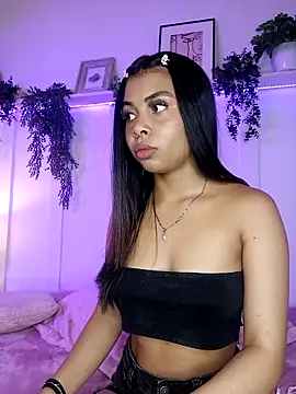 Snapshot of theLayla_DH chatting on 10-14-25, 08:53 theLayla DH online show from 10-14-25, 08:53