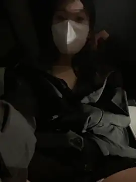 Snapshot of ni_ni01 chatting on 12-14-25, 10:31 ni ni01 online show from 12-14-25, 10:31