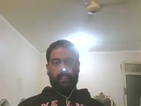 Snapshot of elpoop7305 chatting on 10-20-25, 11:32 elpoop7305 online show from 10-20-25, 11:32