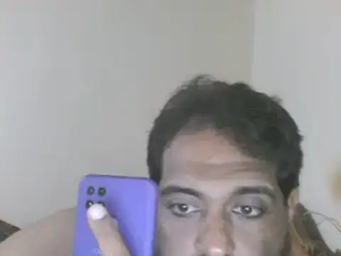 Snapshot of elpoop7305 chatting on 10-28-25, 02:15 elpoop7305 online show from 10-28-25, 02:15