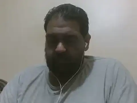 Snapshot of elpoop7305 chatting on 11-17-25, 11:38 elpoop7305 online show from 11-17-25, 11:38