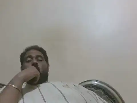 Snapshot of elpoop7305 chatting on 11-18-25, 11:37 elpoop7305 online show from 11-18-25, 11:37