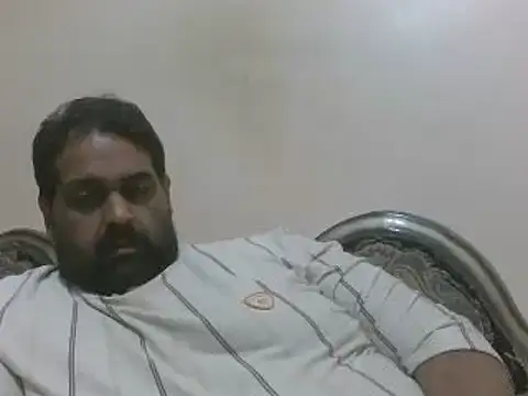 Snapshot of elpoop7305 chatting on 11-19-25, 11:43 elpoop7305 online show from 11-19-25, 11:43