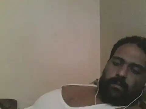 Snapshot of elpoop7305 chatting on 11-27-25, 11:56 elpoop7305 online show from 11-27-25, 11:56