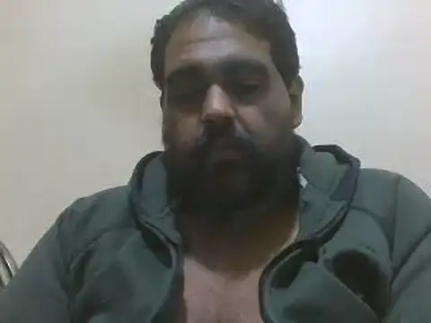 Snapshot of elpoop7305 chatting on 11-29-25, 10:35 elpoop7305 online show from 11-29-25, 10:35