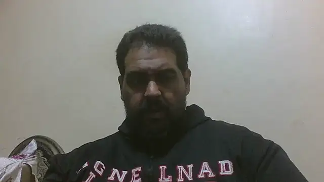 Snapshot of elpoop7305 chatting on 12-13-25, 08:25 elpoop7305 online show from 12-13-25, 08:25