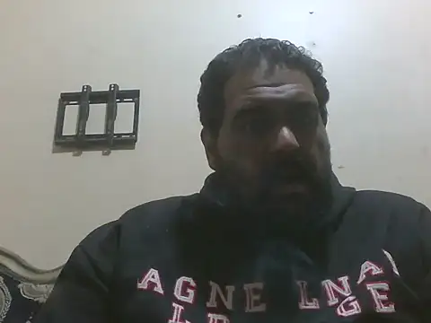 Snapshot of elpoop7305 chatting on 01-14-26, 07:08 elpoop7305 online show from 01-14-26, 07:08