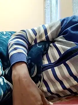 INTERNATIONAL0001 online show from 11-18-25, 01:33