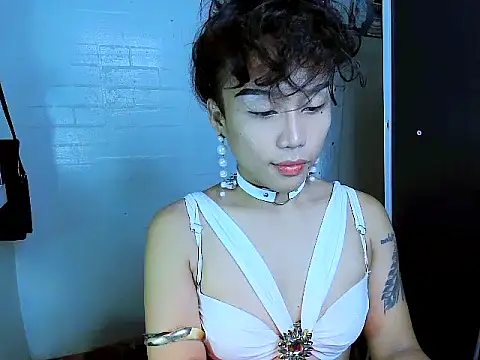 YourNikkieXxx online show from 10-15-25, 10:32