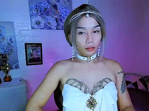 YourNikkieXxx online show from 10-16-25, 11:22