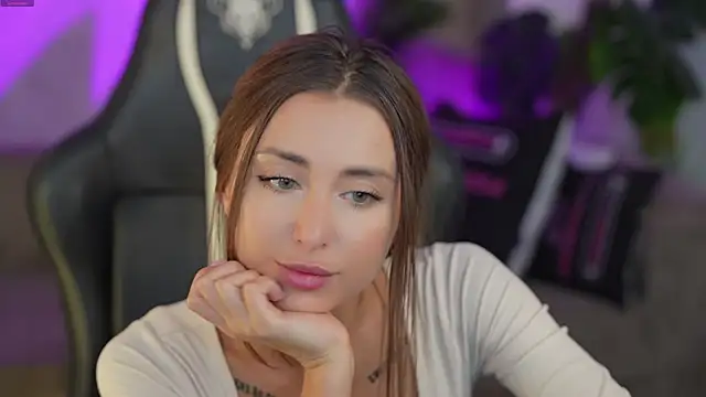 Snapshot of Luna_secretgirl chatting on 09-15-25, 10:15 Luna secretgirl online show from 09-15-25, 10:15