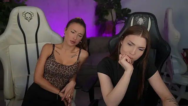 Snapshot of Luna_secretgirl chatting on 10-31-25, 07:53 Luna secretgirl online show from 10-31-25, 07:53