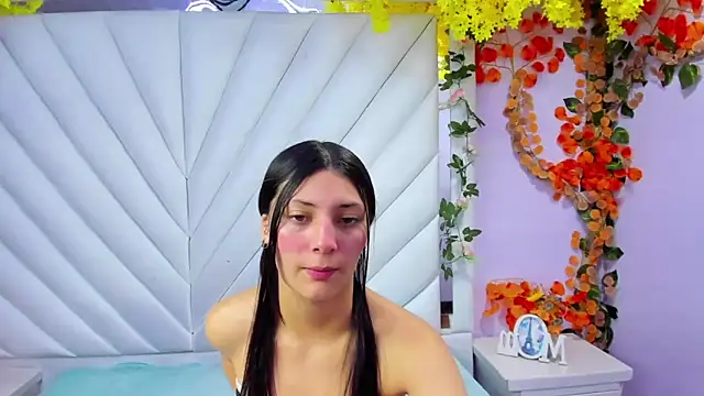  Luna Bennett online show from 10-12-25, 02:16