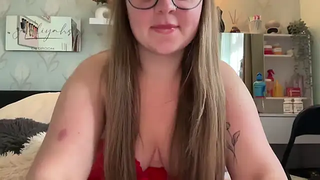 Snapshot of SexySashaxox chatting on 10-10-25, 08:46 SexySashaxox online show from 10-10-25, 08:46