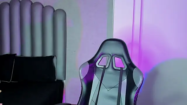 Snapshot of chubby_sexy_ chatting on 11-28-25, 12:24 chubby sexy online show from 11-28-25, 12:24