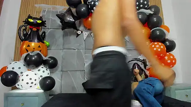 ChanellandMax online show from 10-25-25, 07:30