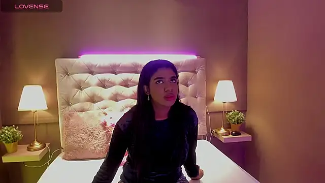 KendraChavez  online show from 11-10-25, 08:30