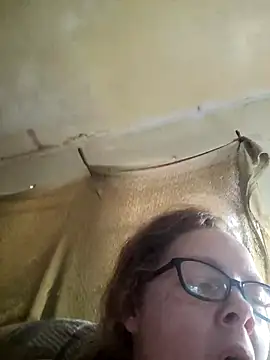 Snapshot of countrymomma chatting on 09-10-25, 01:55 countrymomma online show from 09-10-25, 01:55