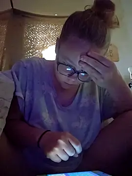 Snapshot of countrymomma chatting on 10-07-25, 12:57 countrymomma online show from 10-07-25, 12:57