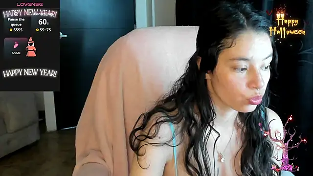 Snapshot of Samantha_blow chatting on 10-24-25, 04:31 Samantha blow online show from 10-24-25, 04:31