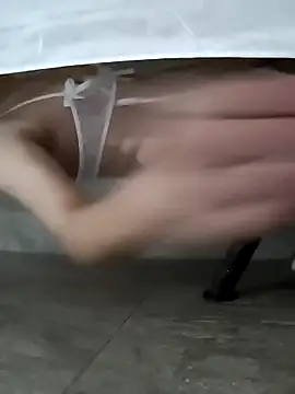 Snapshot of Sweet-Femboy chatting on 11-15-25, 05:27 Sweet-Femboy online show from 11-15-25, 05:27