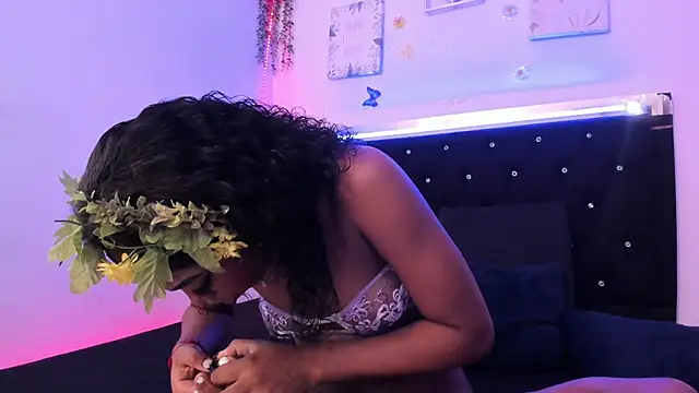 Snapshot of AkariRosetti chatting on 10-18-25, 04:41 AkariRosetti online show from 10-18-25, 04:41