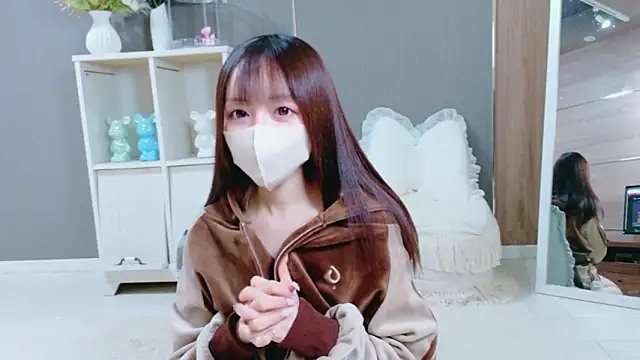 nodoka chan  online show from 10-27-25, 12:20