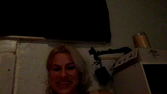 toomuchofafreak online show from 09-10-25, 11:54