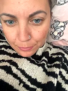 Snapshot of DeboraGaia chatting on 09-30-25, 12:54 DeboraGaia online show from 09-30-25, 12:54