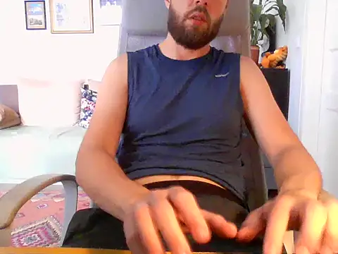 Snapshot of MrBig303 chatting on 07-26-26, 09:05 MrBig303 online show from 07-26-26, 09:05