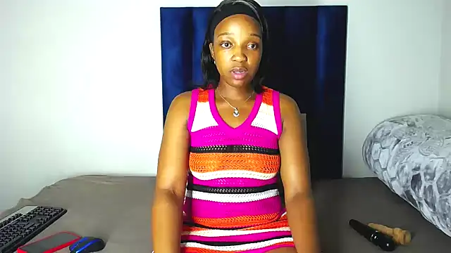 Snapshot of Pinkdollyg chatting on 10-22-25, 08:03 Pinkdollyg online show from 10-22-25, 08:03