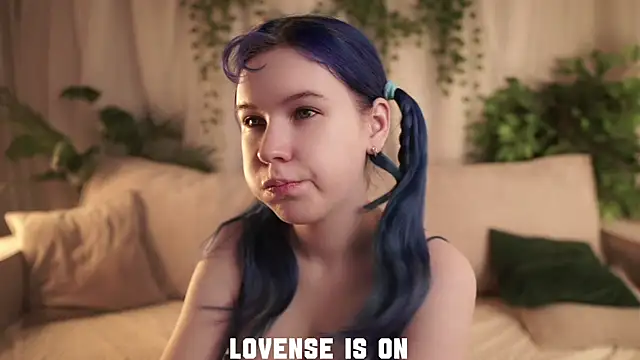 ElizSpieth online show from 12-20-25, 01:12