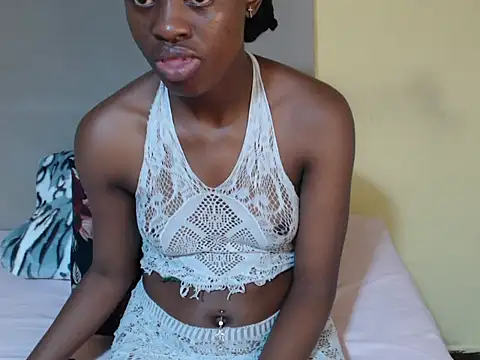 SexyKatLady18 online show from 04-28-26, 11:43